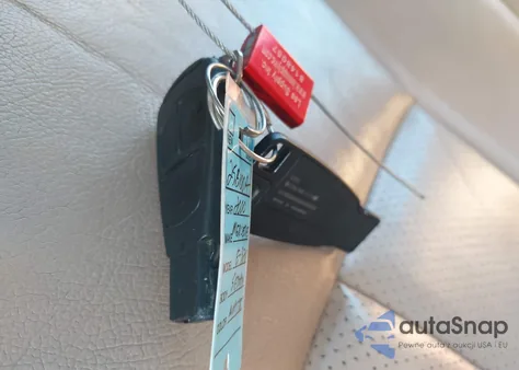 2000 Mercedes-Benz E 320 from USA, damaged, VIN WDBJF65J2YB123160